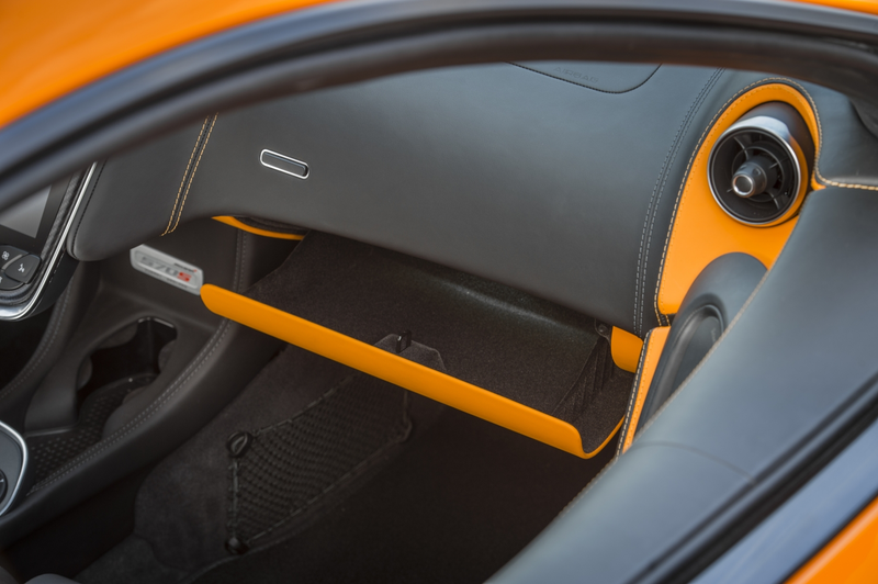Illustration for article titled 2017 McLaren 570GT: This Is How McLaren Does A 'Practical Hatchback'